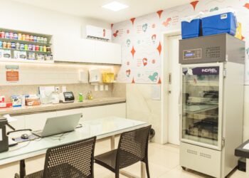 Consultório farmacêutico da rede de Farmácias Santa Branca é referência no setor