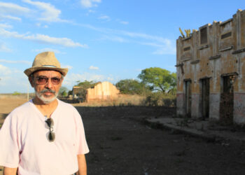 Governador Camilo Santana sanciona leis em homenagem a Gilmar de Carvalho e Izaíra Silvino