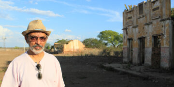 Governador Camilo Santana sanciona leis em homenagem a Gilmar de Carvalho e Izaíra Silvino