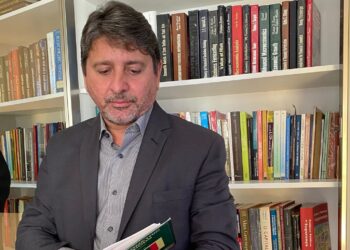 Régis Façanha Dantas lança livro
