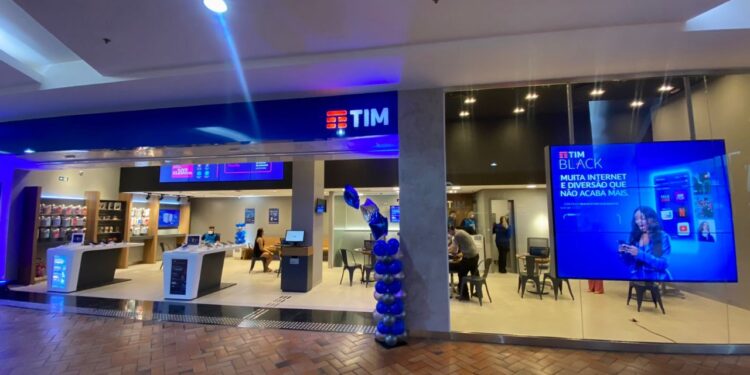 TIM começa 2022 abrindo loja digital e acessível em Fortaleza