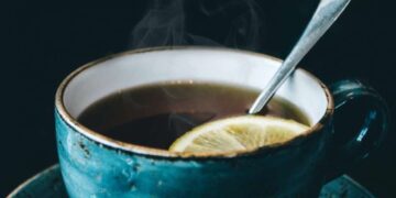 Farmacêuticas da Casa de Cuidados do Ceará detalham benefícios de chás para a saúde