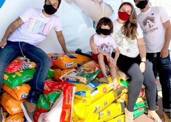 Shopping Del Paseo sedia feira de adoção de animais em parceria com o Abrigo São Lázaro