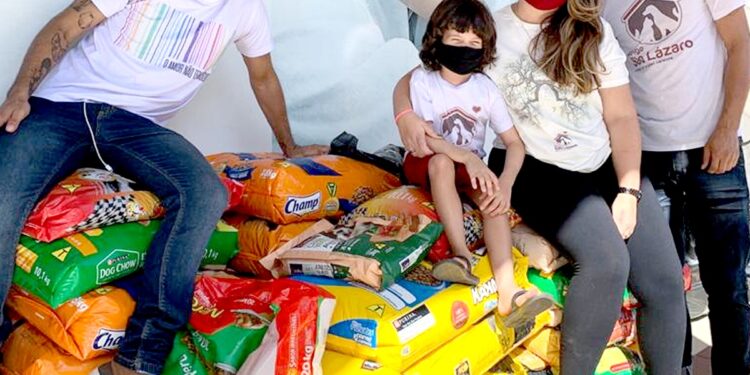 Shopping Del Paseo sedia feira de adoção de animais em parceria com o Abrigo São Lázaro