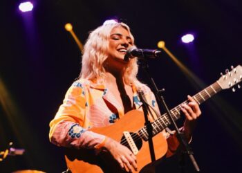 Ex-The Voice Brasil, Camila Marieta sobe ao palco do Colosso Fortaleza nesta quinta-feira (24)
