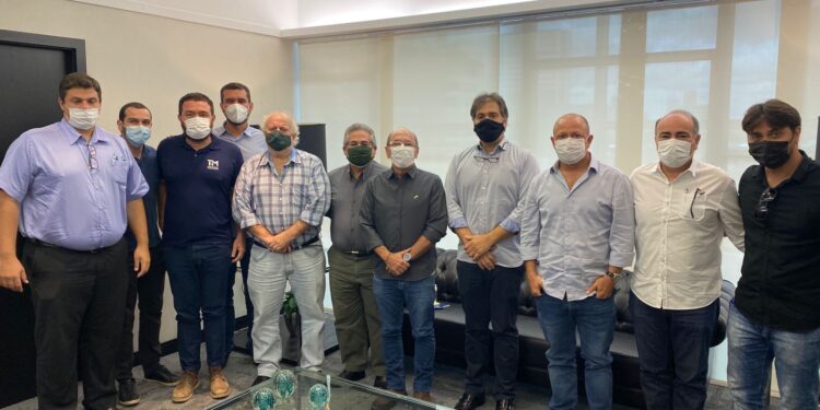 Olé Casas e Viana&Moura se reúnem com empreendedores e secretários de Itaitinga