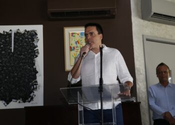 Cerimônia oficializa posse do presidente Fabiano Barreira para mais quatro anos no Seacec