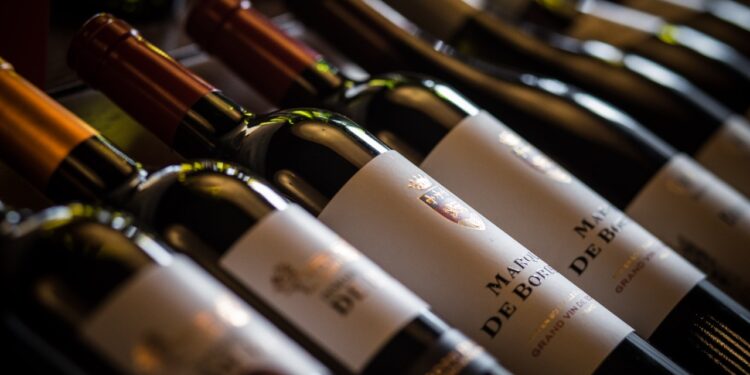 Carta de vinhos completa dos restaurantes do Grupo Geppos traz descontos de até 50% 