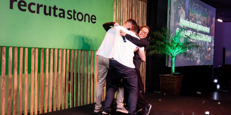 Stone busca talentos dedicados a melhorar a vida de empreendedores brasileiros