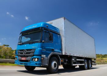 Mercedes-Benz do Brasil registra crescimento nas exportações de caminhões e ônibus