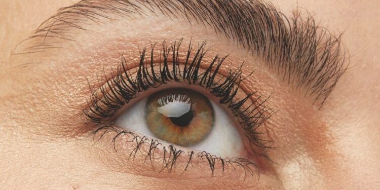 Scandallashes: máscara de cílios de Make B., do Boticário, promete 38 vezes mais volume, para expressão máxima do olhar