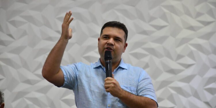 Deputado Bruno Pedrosa destina R$ 200 mil para construção de praças em Santa Quitéria