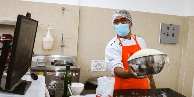 Escola de Gastronomia Social oferta 320 vagas para cursos on-line em fevereiro