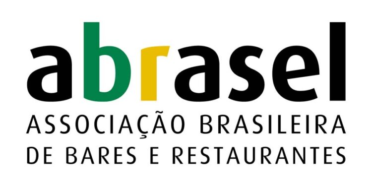 Três a cada quatro bares e restaurantes tiveram afastamento por Covid ou influenza no último mês, diz pesquisa da Abrasel