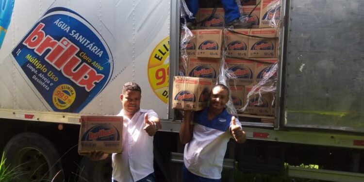 Brilux doa água sanitária para as vítimas das chuvas do Rio de Janeiro e de São Paulo