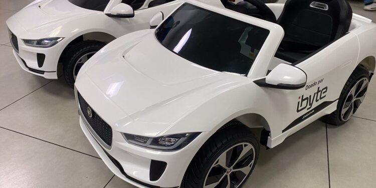 ibyte doa carrinhos elétricos para diversão de crianças internadas em hospitais de Fortaleza