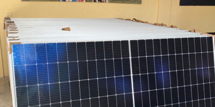 Colégio Darwin investe em placas solares e se torna autossuficiente na geração de energia