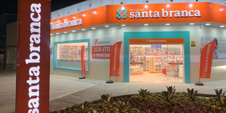 Rede de Farmácias Santa Branca expande e inaugura unidade no Eusébio 