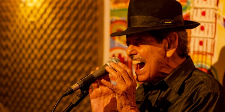 Rodger Rogério apresenta show inédito “Bossa, Jazz e Algo Mais”