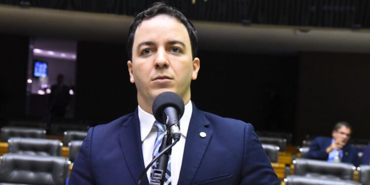 Célio cobra liberação da isenção do IPI para compra de 0km por pessoas com deficiência