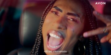Inês Brasil participa de filme assinado por Wunderman Thompson para lançamento de Avon