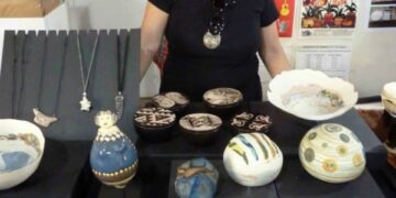 Festival Sete Sóis Sete Luas recebe workshop da ceramista internacional Mávy Koffler 