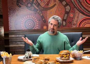 Marcos Mion e Outback se juntam e divertem em novo filme da campanha “Inacreditáveis” 