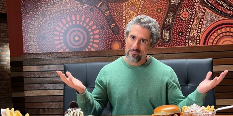 Marcos Mion e Outback se juntam e divertem em novo filme da campanha “Inacreditáveis” 