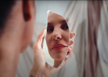 Em nova campanha de marca, Eudora fala sobre as amarras da síndrome de impostora e celebra brilho único de cada mulher