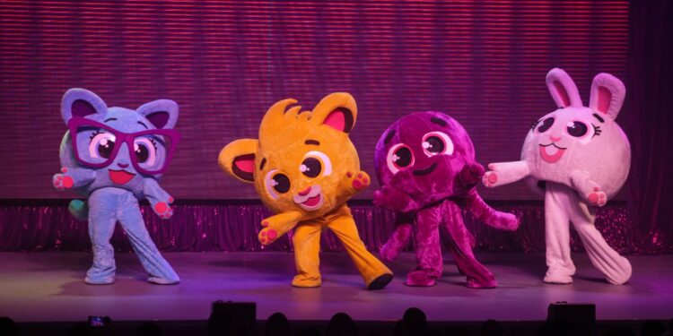 Teatro RioMar Fortaleza recebe show dos Bolofofos, dia 10 de abril