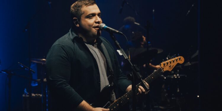 ITALO AZEVEDO LANÇA ÁLBUM “AO VIVO SOBRE O TEMPO”