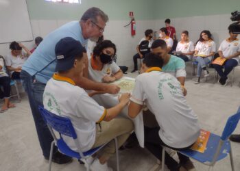Jogo virtual orienta jovens cearenses sobre o momento ideal para ingressar no mercado de trabalho