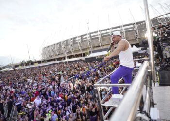 Wesley Safadão surpreende público do Garota VIP Fortaleza com trio elétrico e mais de 5 horas de show 