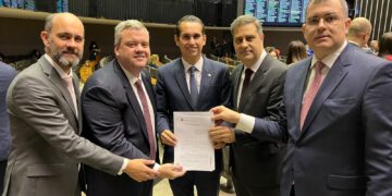 Sócios da RWPV Advogados integram comitiva em audiência entre OAB-CE e deputado federal Domingos Neto para barrar reajuste da energia