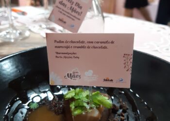 Mercadinhos São Luiz “recebe em casa” mães e filhos em noite especial