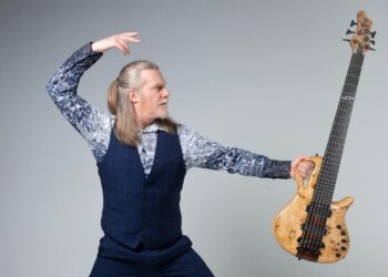 DJ Greg Doninni e Banda No Fake abrem o show do cantor Humberto Gessinger em Fortaleza