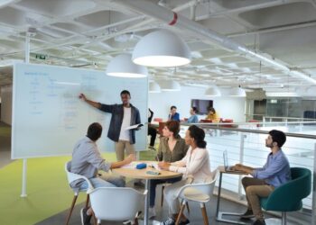 Faculdade desenvolve programa para incentivar carreira de recém-formados