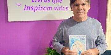 Editora Cene lança livro “Sem Você Eu Não Seria” no Marco Zero da Barra do Ceará