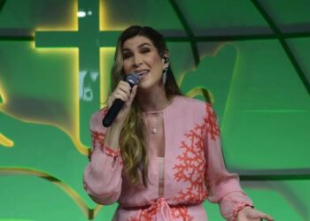 Ticiana de Paula e Banda Missionário Shalom no RioMar Fortaleza