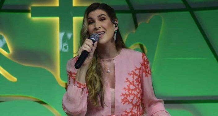 Ticiana de Paula e Banda Missionário Shalom no RioMar Fortaleza