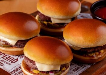 Dia Mundial do Hambúrguer: opções irreverentes e com muito sabor 
