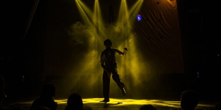 Neste sábado (04): Espetáculos em Canoa Quebrada abrem 8º Festival Internacional de Circo do Ceará 