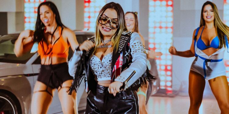 Brendynha lança clipe de “É Sobre Isso”