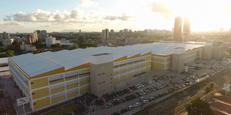 Centro Fashion retoma Feira da Madrugada para sacoleiras