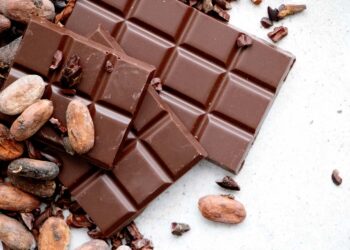 Dia Mundial do Chocolate tem itens com até 50% de desconto no Mercadinhos São Luiz