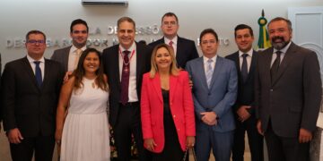 Presidente da OAB-CE é homenageado com Medalha Alencarina do Mérito Judiciário do TRT-7