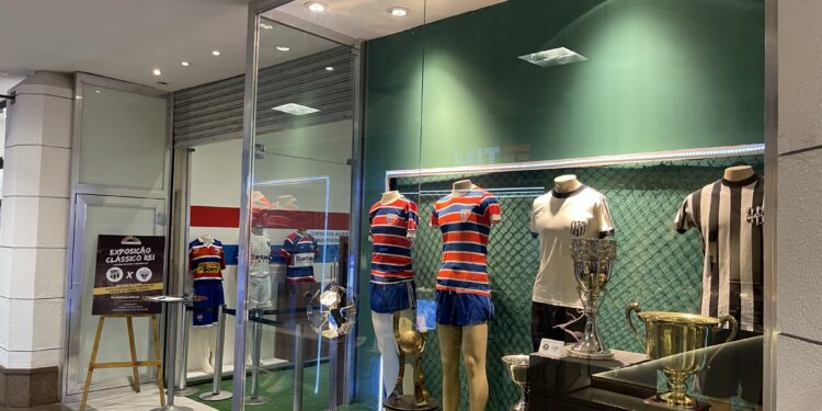 Shopping Benfica realiza Exposição Clássico-Rei com itens históricos de colecionadores