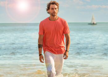 Zefirelli lança campanha de férias “Vista o Sol” com peças que valorizam conforto e estilo