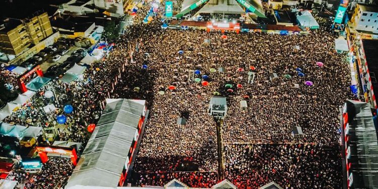 Zé Vaqueiro encerra turnê junina com recorde de público no São João de Campina Grande 2022