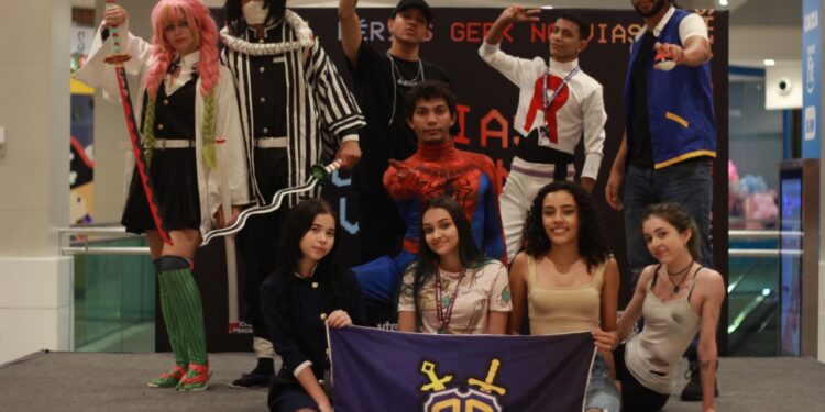 Arena Just Dance, concurso de Cosplay e campeonatos de Free Fire e Fifa são atrações de evento Geek no Via Sul Shopping neste final de semana